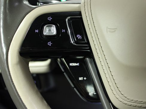 Used 2022 Lincoln Aviator Reserve w/ Equipment Group 201A AWD/4WD image 21