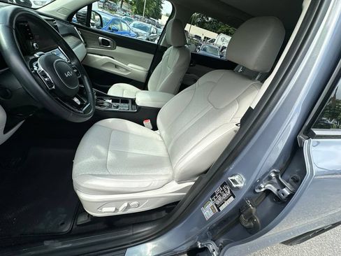 Used 2023 Kia Sorento S w/ Panoramic Sunroof Package AWD/4WD image 10