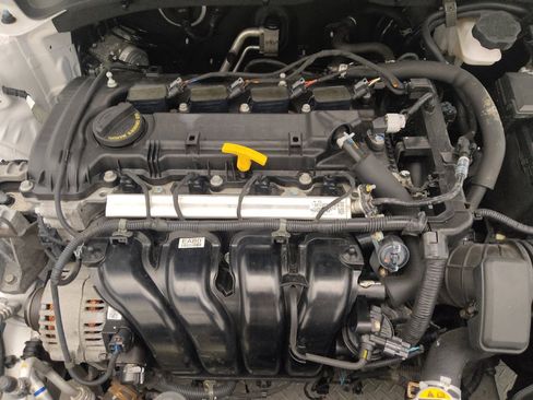 Used 2020 Kia Forte LXS FWD image 30