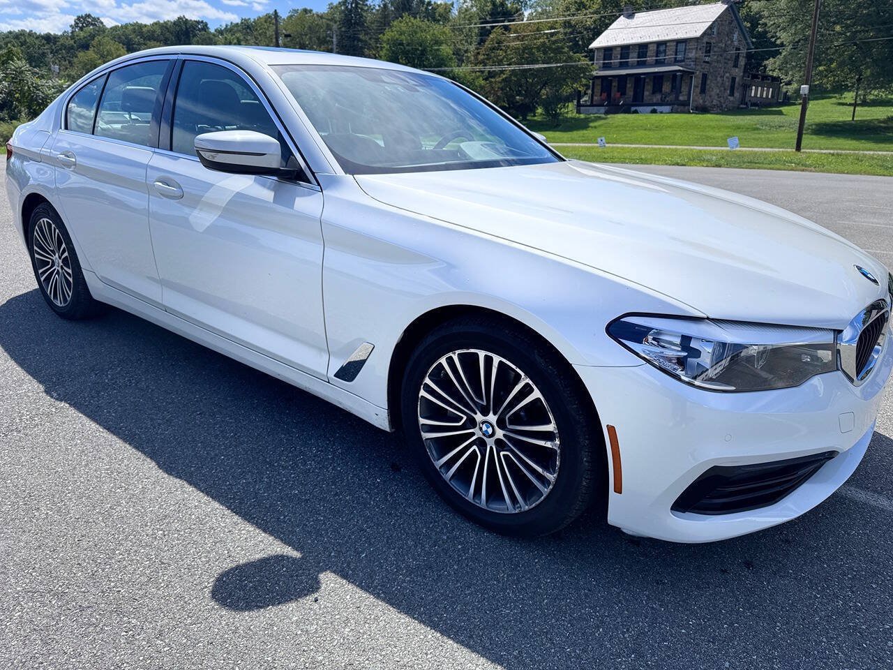 Used 2019 BMW 540i xDrive AWD/4WD image 1