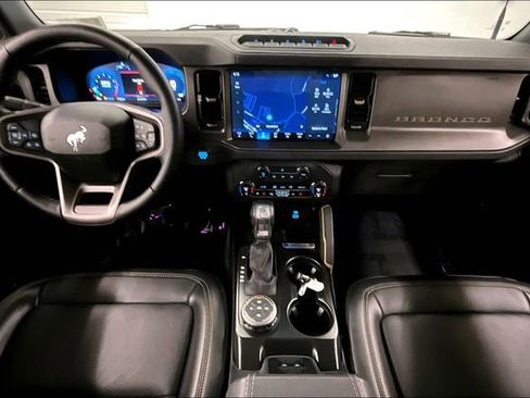 Used 2025 Ford Bronco Badlands image 15