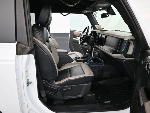Used 2023 Ford Bronco Wildtrak image 33