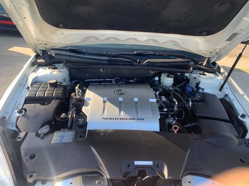 Used 2011 Buick Lucerne Super image 12