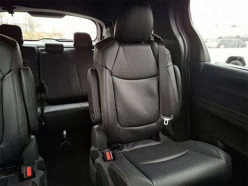 New 2026 Toyota Sienna XLE Woodland Edition image 14