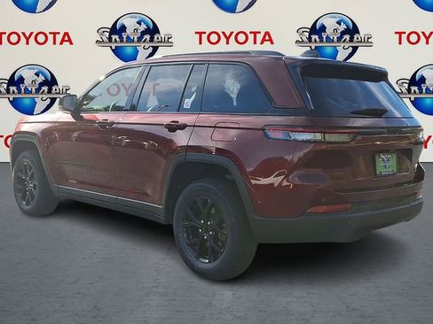 Used 2024 Jeep Grand Cherokee Altitude image 6