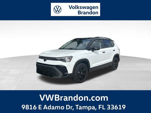 New 2026 Volkswagen Taos SE image 1