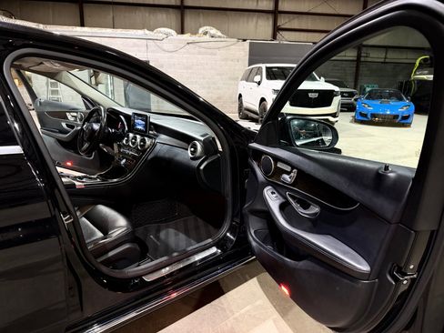 Used 2018 Mercedes-Benz C 300 Sedan w/ Premium Package image 25