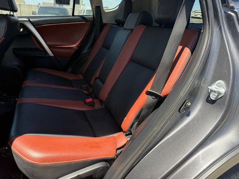 Used 2014 Toyota RAV4 Limited w/ Technology Package FWD image 19
