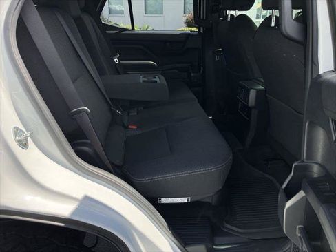 Certified 2025 Toyota 4Runner SR5 AWD/4WD image 30