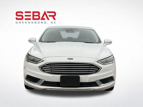Used 2018 Ford Fusion SE w/ Equipment Group 602A FWD image 2