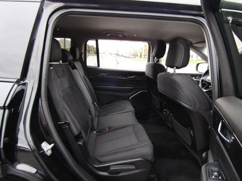 Used 2022 Jeep Grand Cherokee L Laredo w/ Luxury Tech Group I AWD/4WD image 24