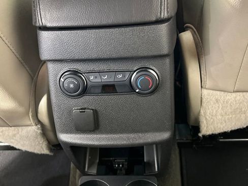 Used 2013 Ford Explorer XLT image 19