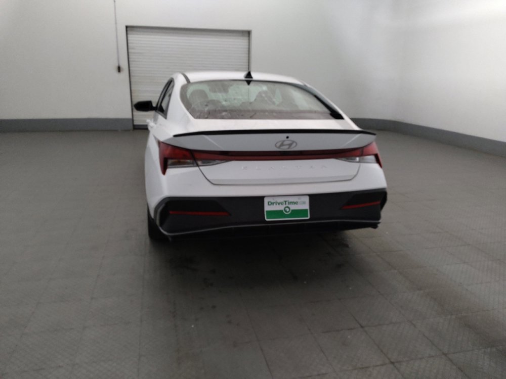 Used 2025 Hyundai Elantra Sport FWD image 6