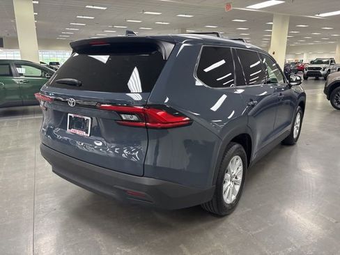 Used 2024 Toyota Grand Highlander AWD image 7