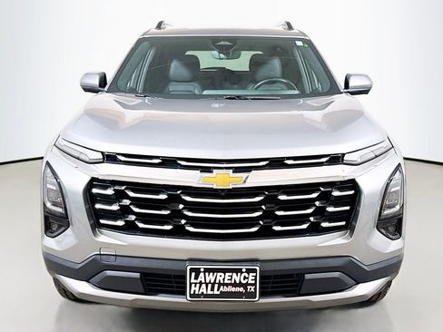Used 2025 Chevrolet Equinox LT w/ Convenience Package II FWD image 2