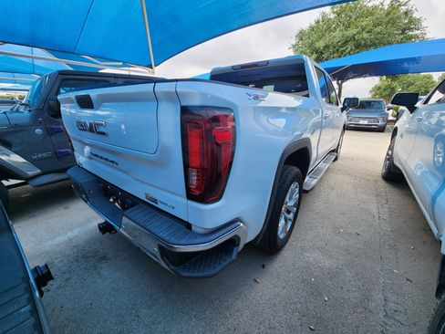 Used 2021 GMC Sierra 1500 SLT AWD/4WD image 4
