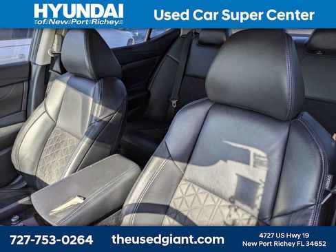 Used 2017 Nissan Maxima SR w/ Midnight Edition FWD image 3