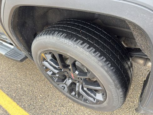 Used 2023 GMC Sierra 1500 Denali w/ Technology Package image 3