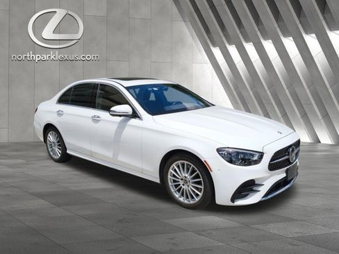 Used 2022 Mercedes-Benz E 350 4MATIC Sedan image 5