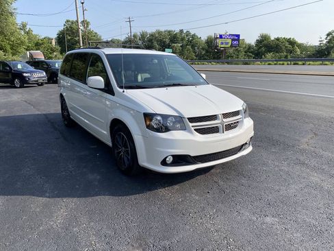Used 2017 Dodge Grand Caravan GT FWD image 4