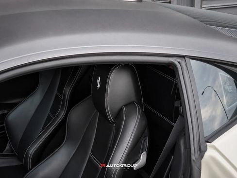 Used 2015 Ferrari 458 Italia Coupe RWD image 33