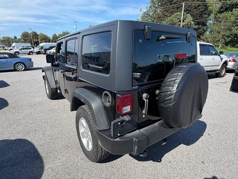 Used 2018 Jeep Wrangler Unlimited Sport w/ Connectivity Group AWD/4WD image 14