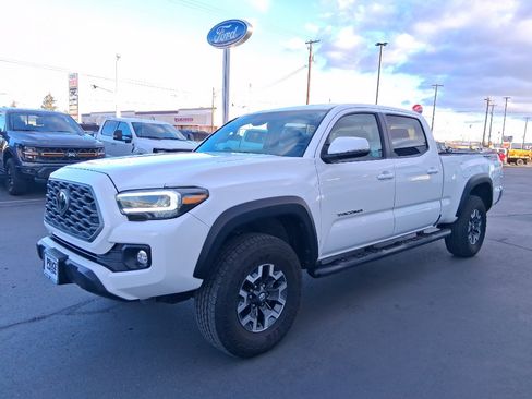 Used 2023 Toyota Tacoma TRD Off-Road image 7