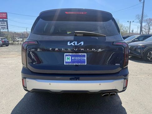 Used 2024 Kia Telluride EX w/ EX Captain's Chair Package AWD/4WD image 6