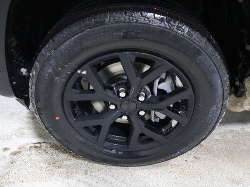 New 2026 Jeep Grand Cherokee Laredo image 8