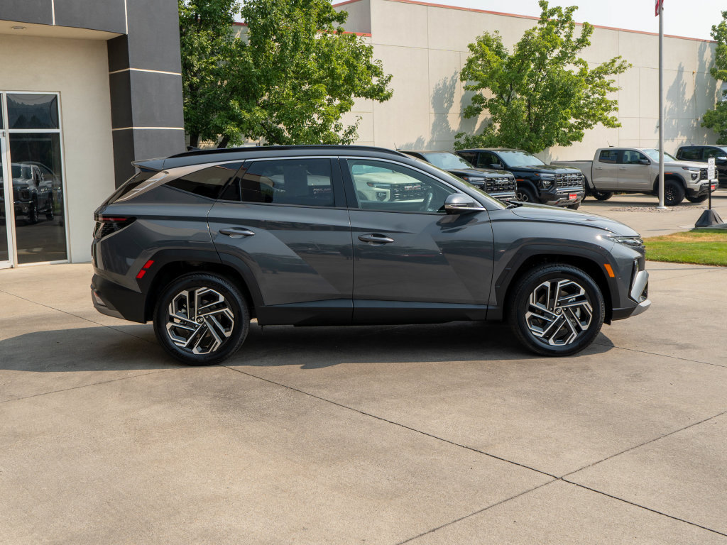 Used 2025 Hyundai Tucson Limited AWD/4WD image 8