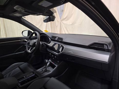 Certified 2024 Audi Q3 2.0T Premium w/ Convenience Package AWD/4WD image 37