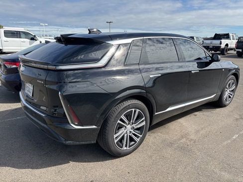 Used 2025 Cadillac Lyriq Luxury image 6