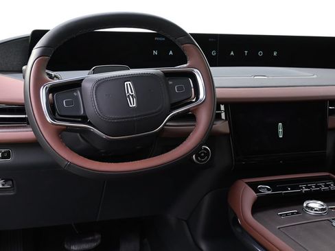 New 2026 Lincoln Navigator L Reserve AWD/4WD image 12