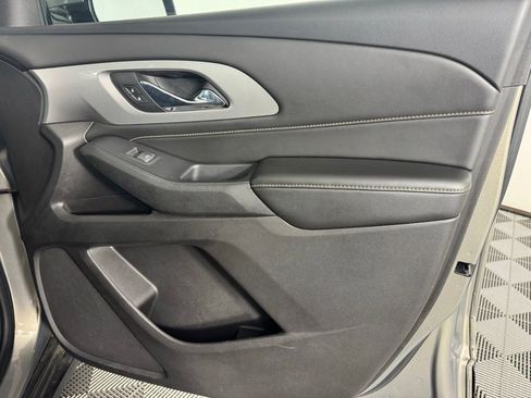 Used 2018 Chevrolet Traverse LT FWD image 24