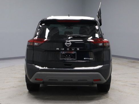 Certified 2023 Nissan Rogue SV image 13