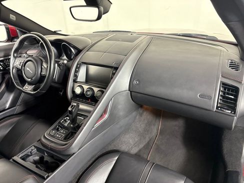 Used 2017 Jaguar F-TYPE R image 31