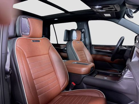 Certified 2024 GMC Yukon Denali Ultimate AWD/4WD image 36