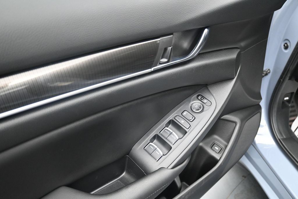 Used 2022 Honda Accord Sport image 18