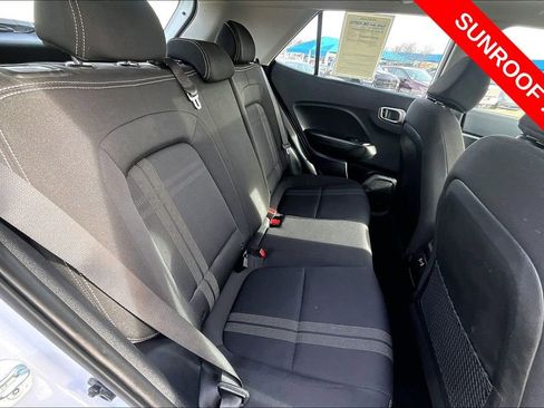Used 2025 Hyundai Venue SEL FWD image 24
