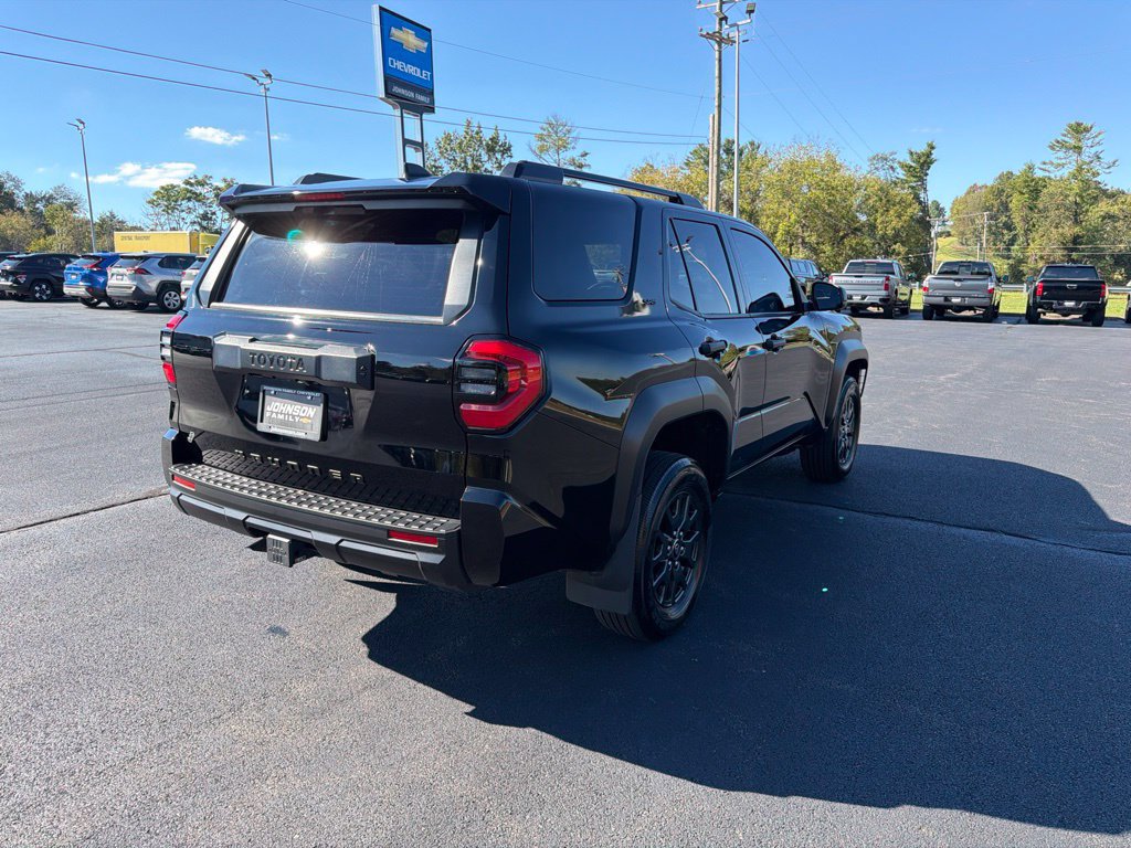 Used 2025 Toyota 4Runner SR5 AWD/4WD image 10