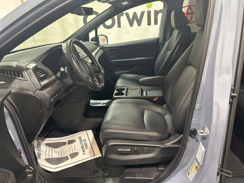 Used 2025 Honda Odyssey Sport-L image 25