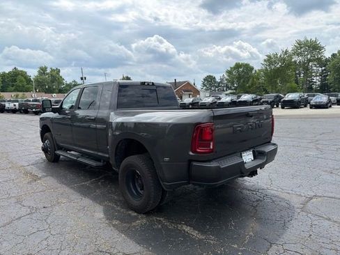 Used 2025 RAM 3500 Laramie AWD/4WD image 5