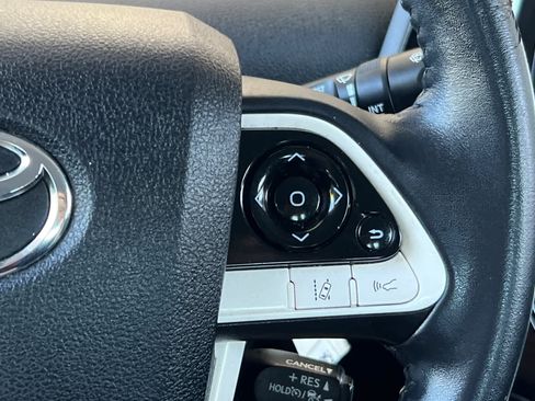 Used 2018 Toyota Prius Prime Premium FWD image 27
