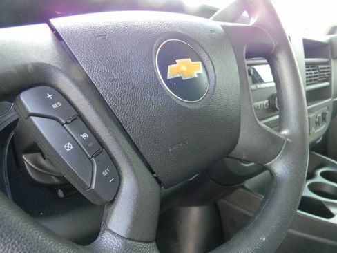 Used 2017 Chevrolet Express 2500 image 8