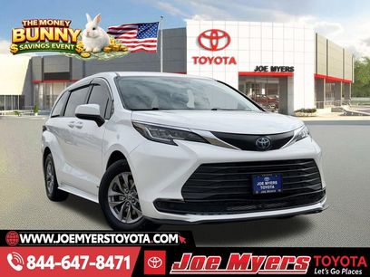 Used 2021 Toyota Sienna LE