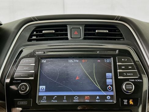 Used 2016 Nissan Maxima Platinum w/ Interior Lighting Package FWD image 22