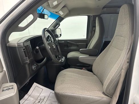 Used 2019 GMC Savana 2500 Extended RWD image 14