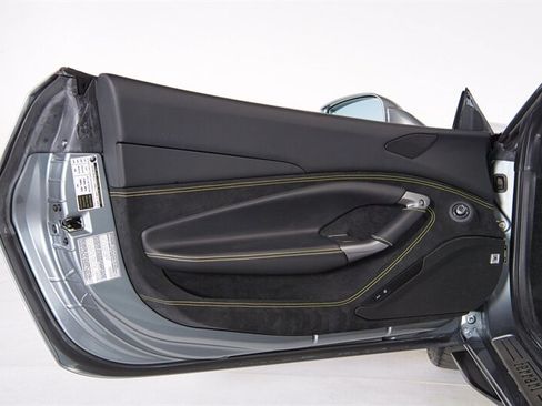 Used 2021 Ferrari F8 Tributo RWD image 19