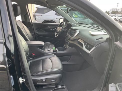 Used 2024 GMC Terrain SLT image 43