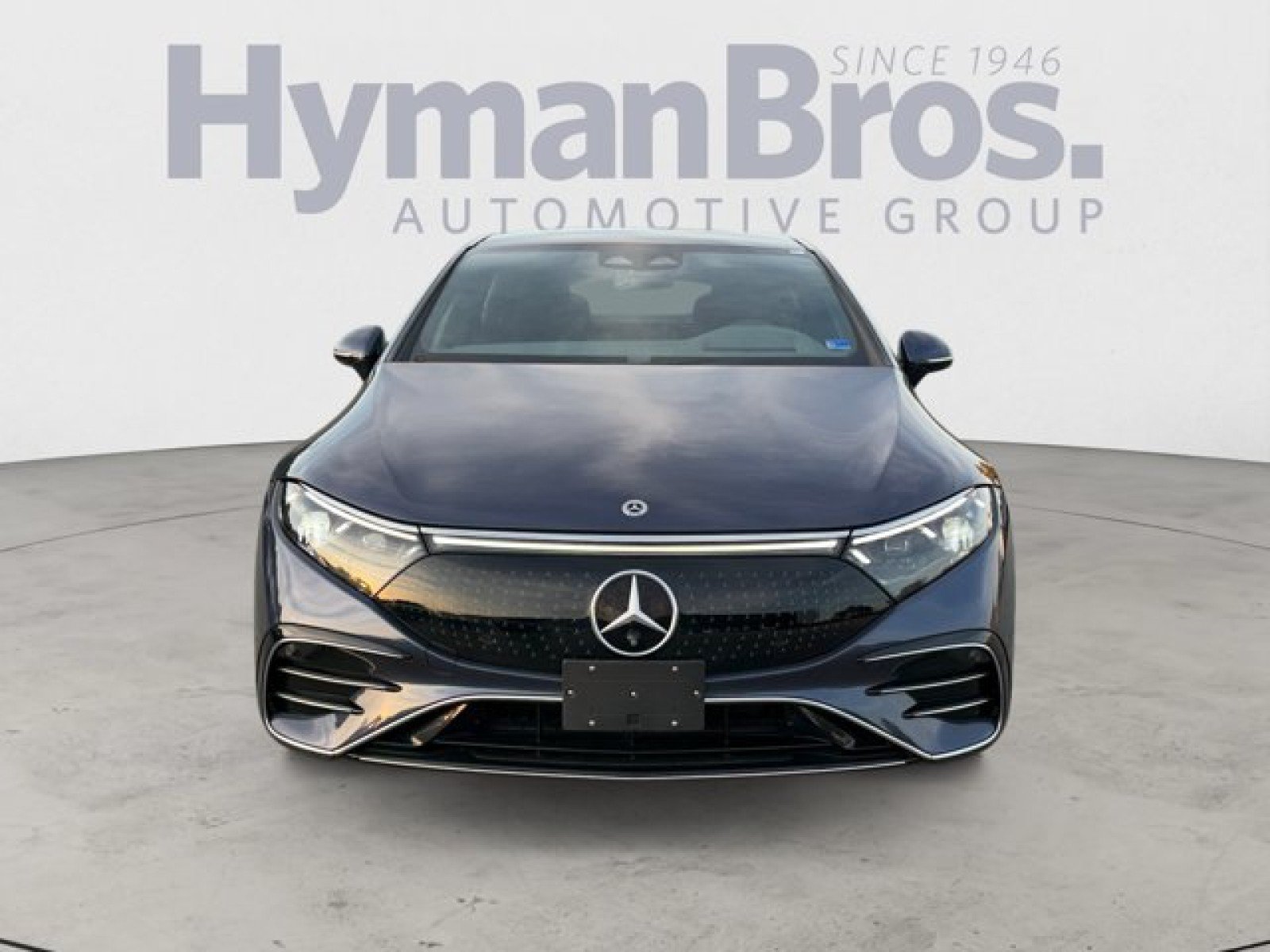 Used 2022 Mercedes-Benz EQS 580 4MATIC Sedan w/ Pinnacle Trim Package image 8